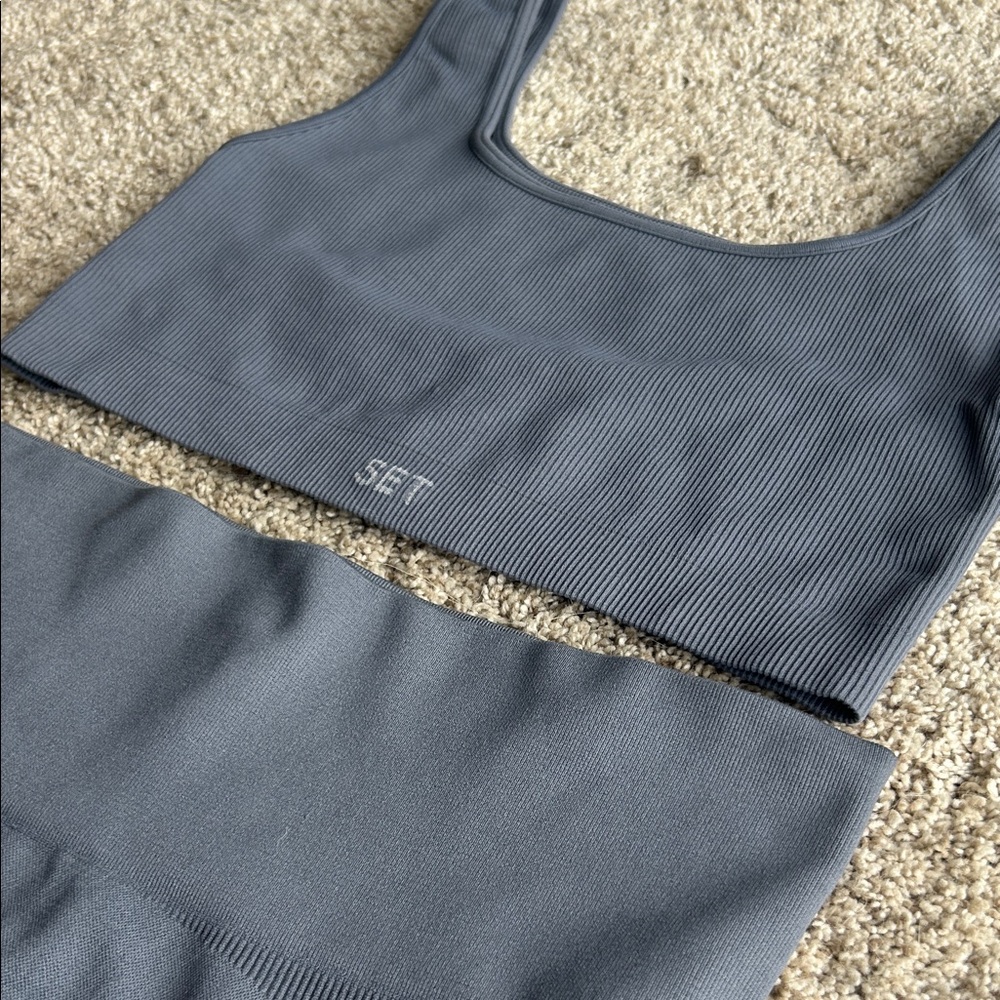 Set Active Box Cut Bra and Shorts - Picture 2 of 2